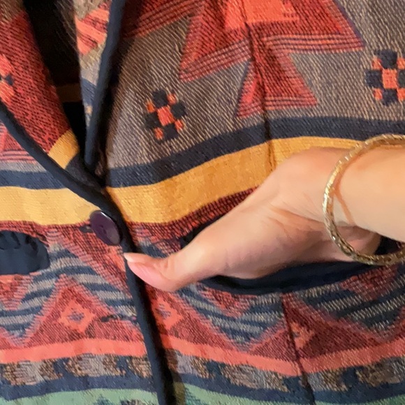 Colorful Geometric Pattern Vest - Picture 3 of 4